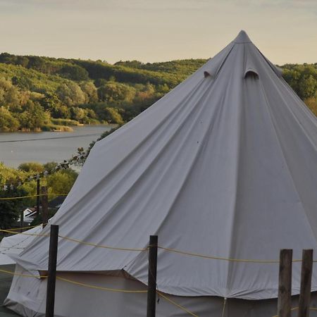 Walnut Tree Glamping Hotel Sturry Esterno foto